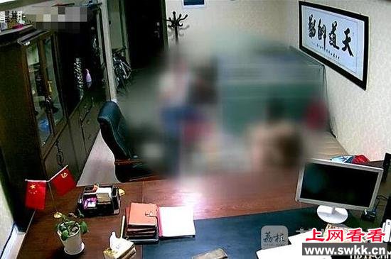 假军官骗8名女子办公室內发生性关系 全程录像(图)